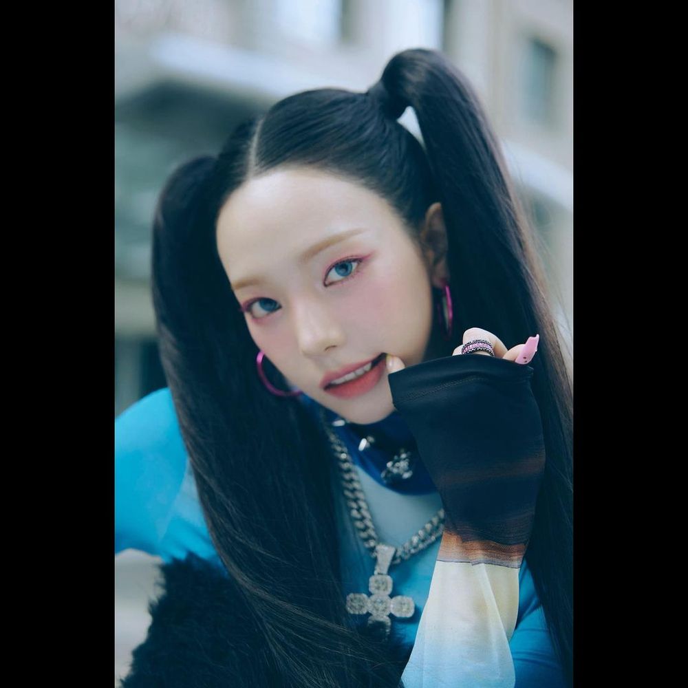 新專輯速速速來了！超強音源「AI唱團」aespa首張正規專輯正式上線！四人造型獲封異界女王！-1