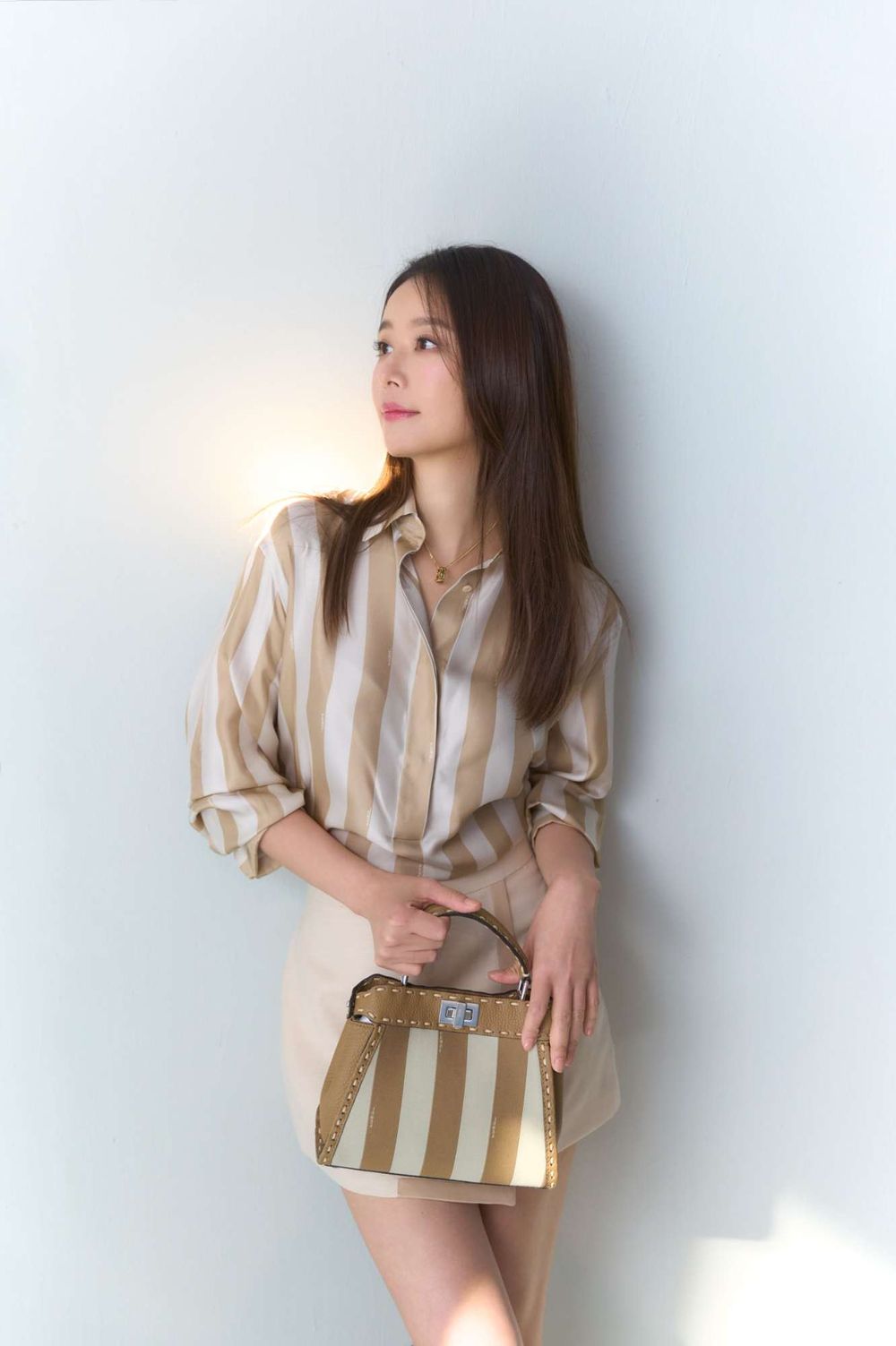 雨琦、安俞真都搶穿FENDI丹寧褲！寶寶藍配色「夫碩順Hoshi」也愛上？！-5