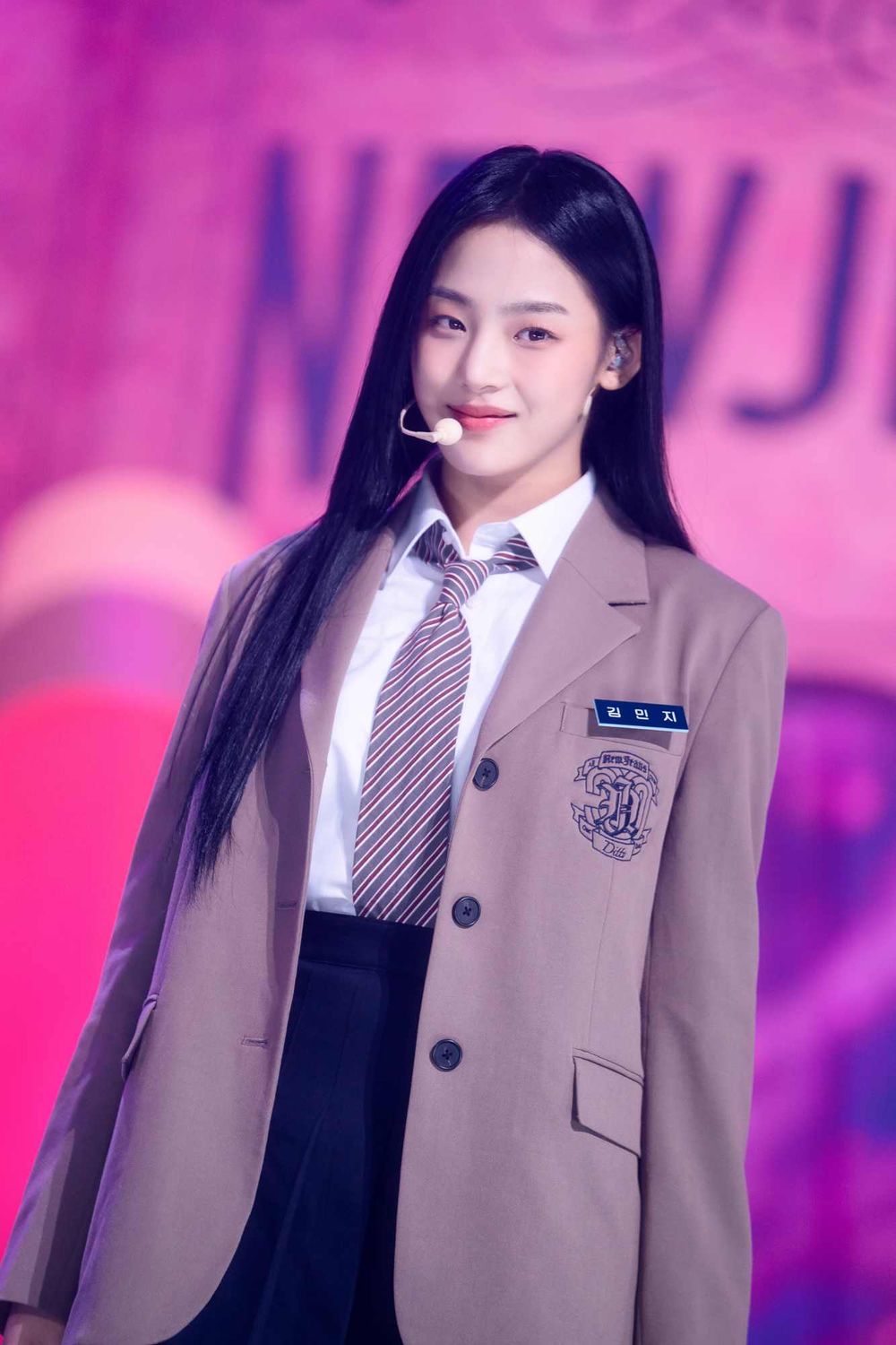 韓網熱議7位「中性美」韓國女偶像！留真、安兪真可鹽可甜超圈粉，Winter甜酷魅力引爆全網！-8