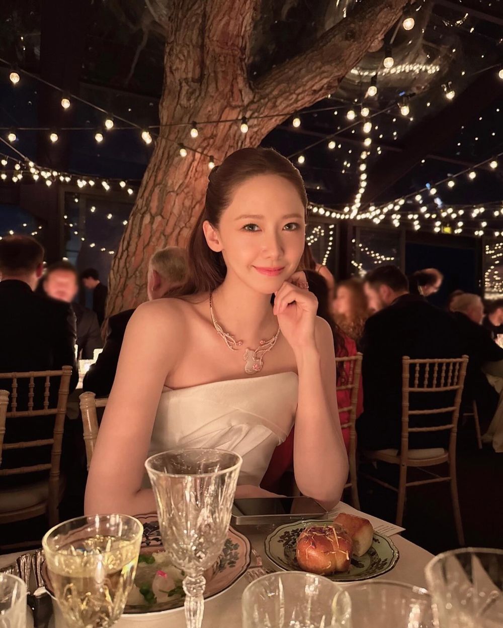 10年如一日的美貌！潤娥征服坎城「身材好到不像真人」韓媒驚：美到提升國威！-6