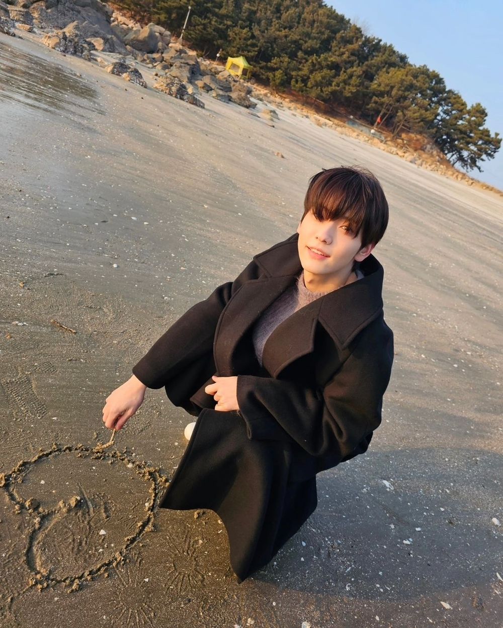 韓網熱議7位有「演員相」的韓國男偶像！圓佑新歌動作戲超帥氣，秀彬、在玹初戀感超強，網友公認最適合演「渣男」是他！-7