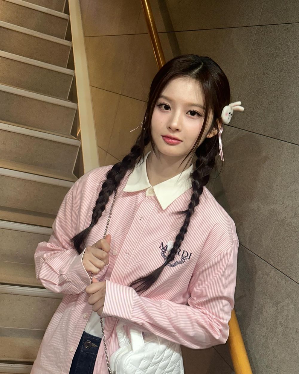 韓網熱議7位「小臉」出名的韓國女偶像！Karina、張員瑛比例太不科學，這位沒人敢站她旁邊！-15