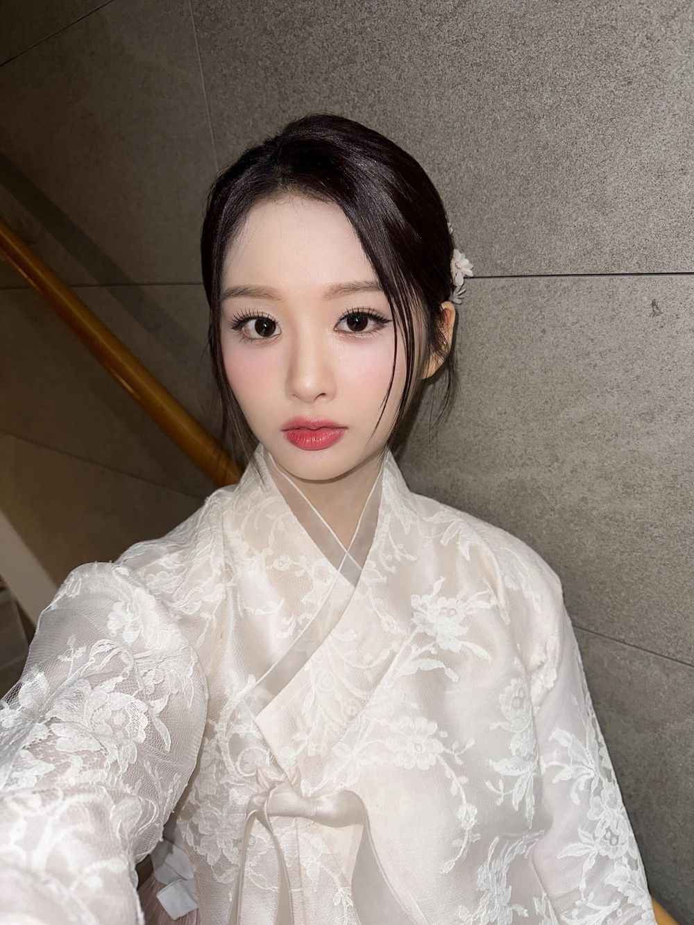 韓網熱議7位「小臉」出名的韓國女偶像！Karina、張員瑛比例太不科學，這位沒人敢站她旁邊！-14