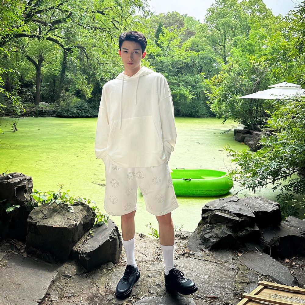 長腿陸劇男星盤點！《五福臨門》王星越、《國色芳華》李現...，深情相公角色、人氣再竄升，「這位」堪稱行走的荷爾蒙！-19