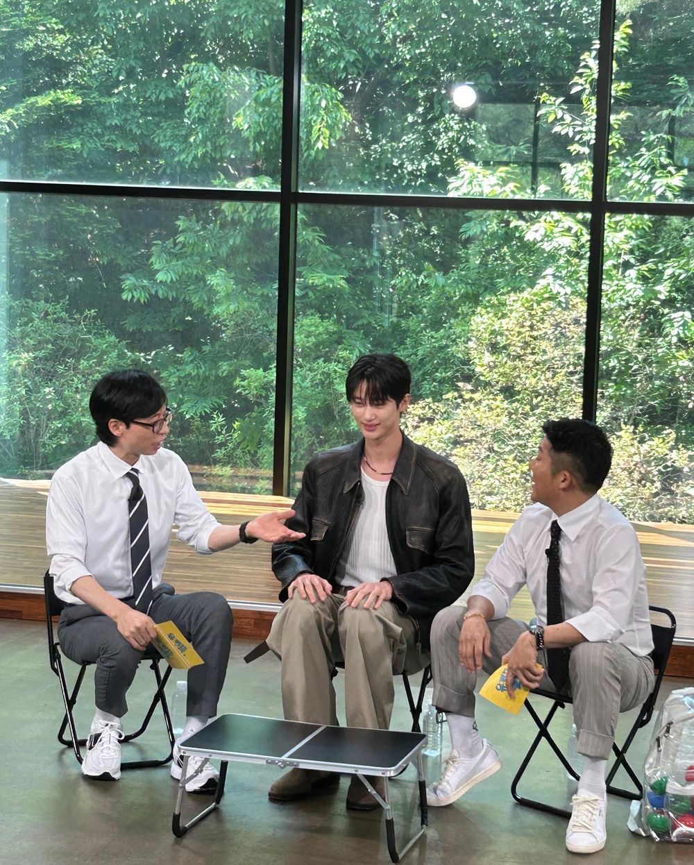 邊佑錫出演《劉QUIZ》身上190cm長腿褲「宋江」也有一件！老公眼光果然一樣！-4