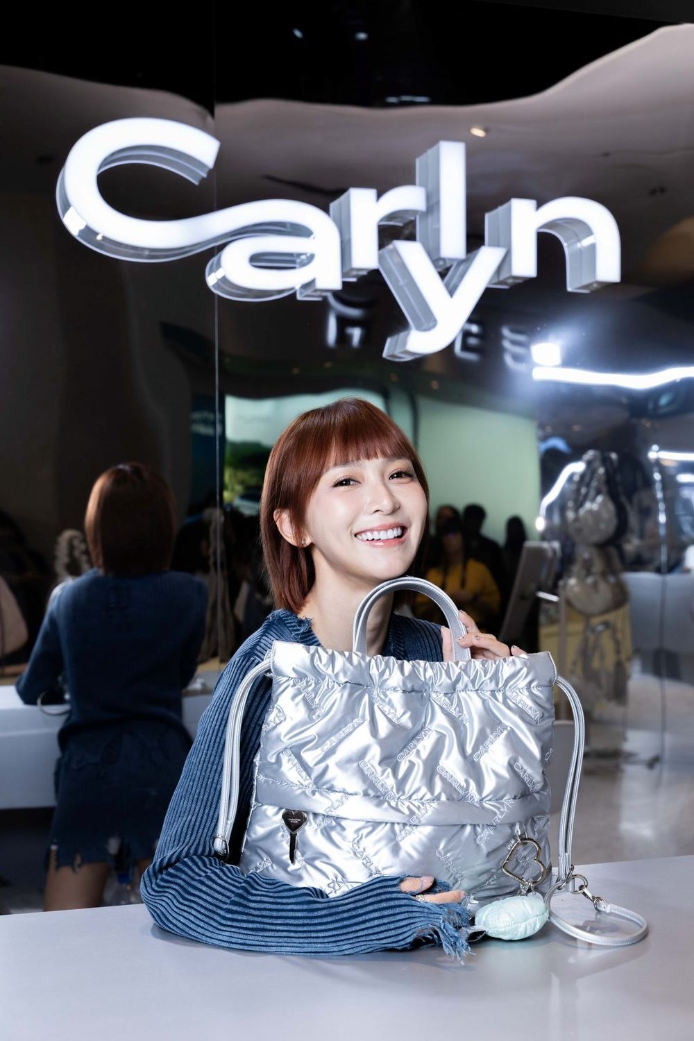 韓星最愛雲朵包CARLYN登台！開在「這裡」台灣價格公開、不用找代購自己來買！-12