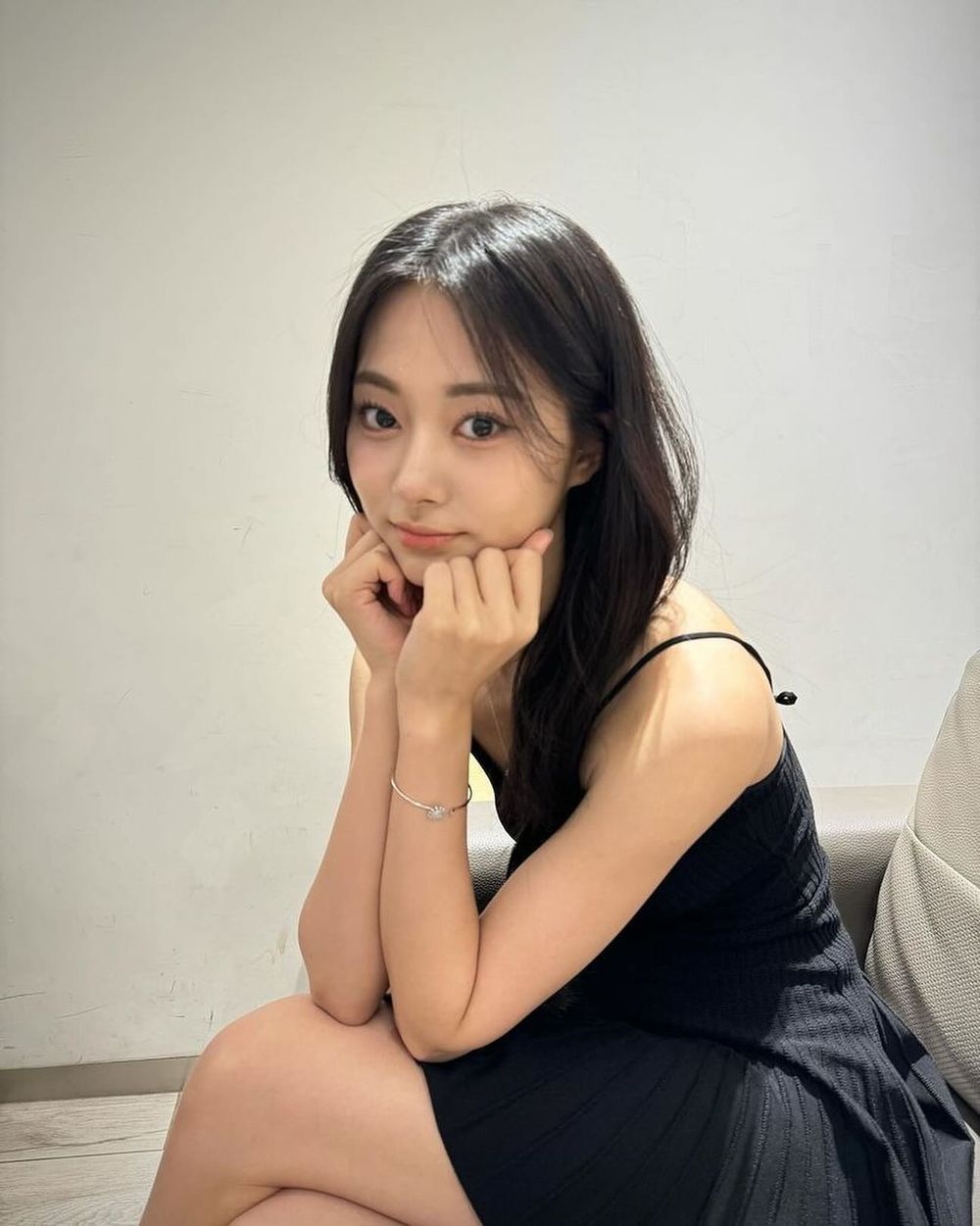 盤點JYP娛樂各團體「門面擔當」代表！TWICE子瑜美到國際認證，鉉辰、薛侖娥有顏值又有實力，這位成員被封五代最強神顏！-4