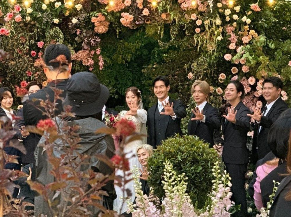 終於等到SUPER JUNIOR超級完整體！13+2全體成員出席厲旭婚禮，粉絲淚崩太感動！-2