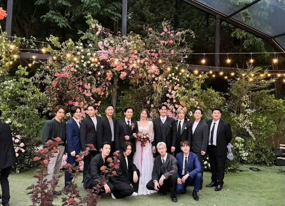 終於等到SUPER JUNIOR超級完整體！13+2全體成員出席厲旭婚禮，粉絲淚崩太感動！-4