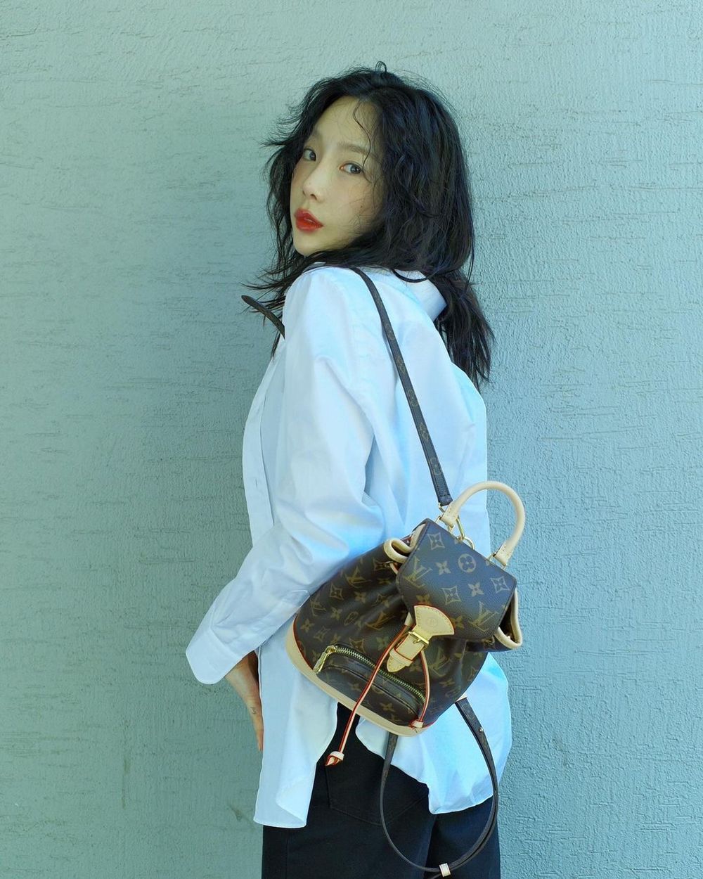娜璉、太妍、Hyein大撞包？！這顆「LV老花後背包」被問爆！2024精品包就選它！-8