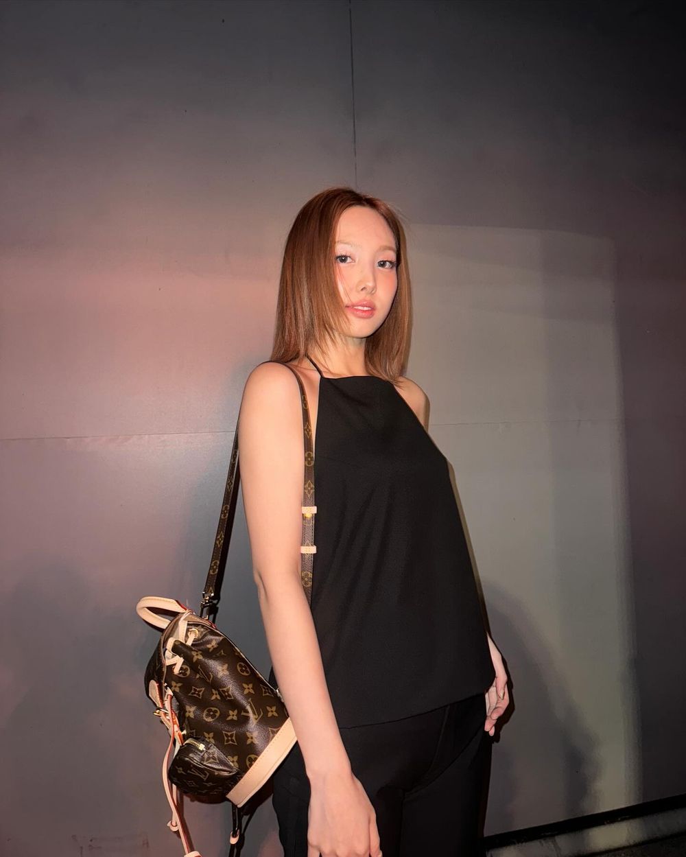 娜璉、太妍、Hyein大撞包？！這顆「LV老花後背包」被問爆！2024精品包就選它！-10