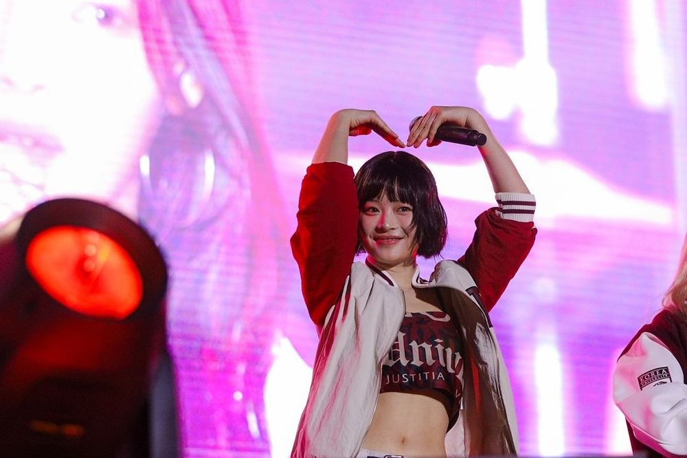 韓國大學校慶「女團演出費」一場5000萬？！NewJeans、aespa超辣舞台造型值得了！-12