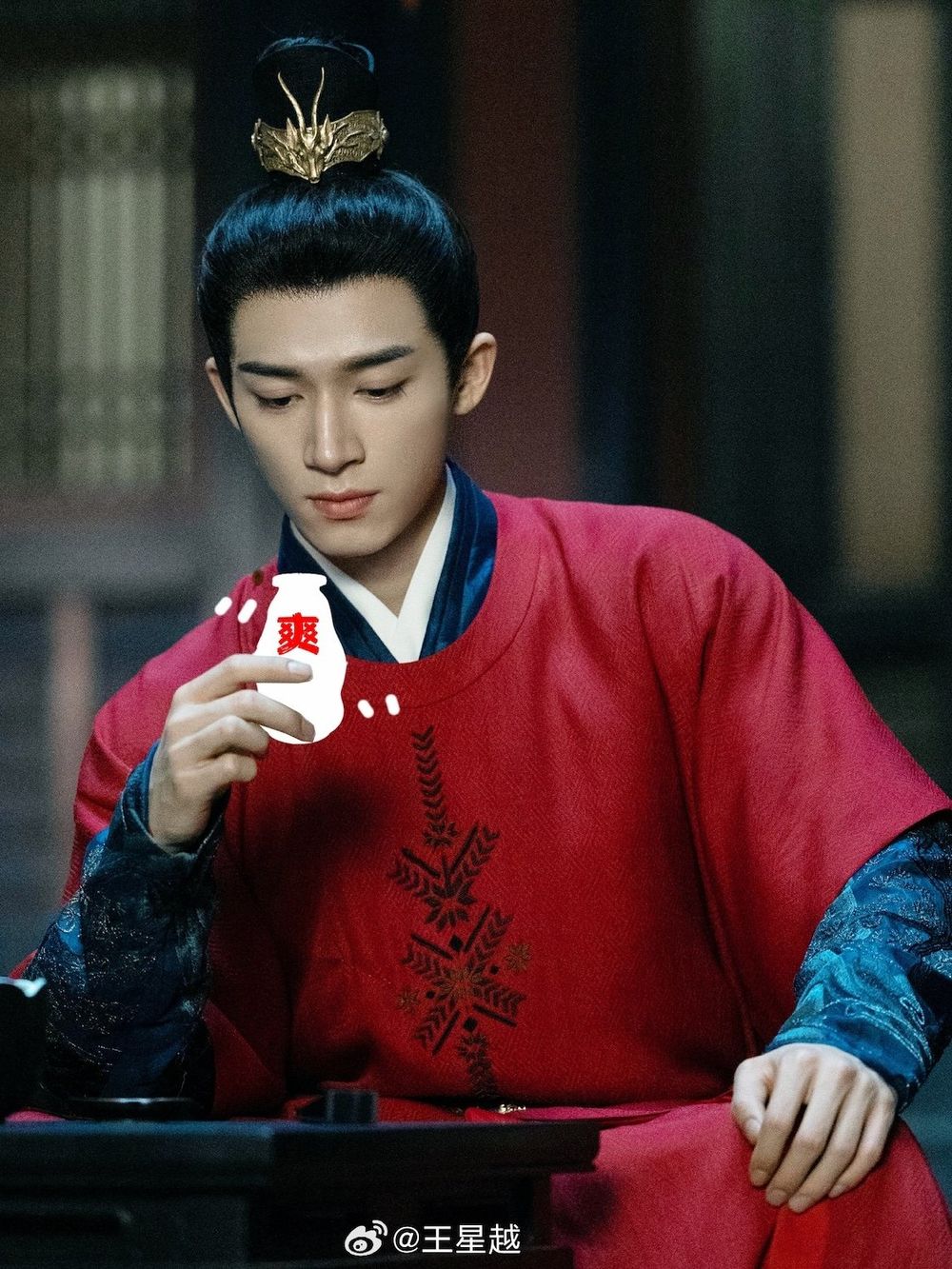 深藏不露好身材陸劇男神盤點！Netflix《難哄》白敬亭少年感外表、野獸身材，王鶴棣不科學名品腹肌，這位爆筋手臂太性感！-10