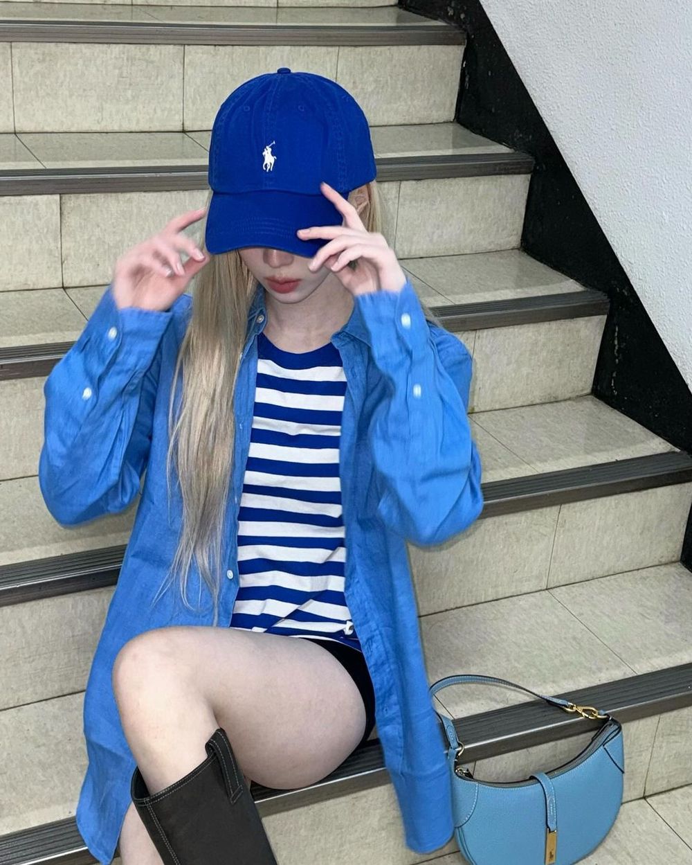 I人韓星出遊拍照怎麼擺？IVE安俞真、aespa Winter真的超愛遮臉拍～5招低調POSE學起來！-15