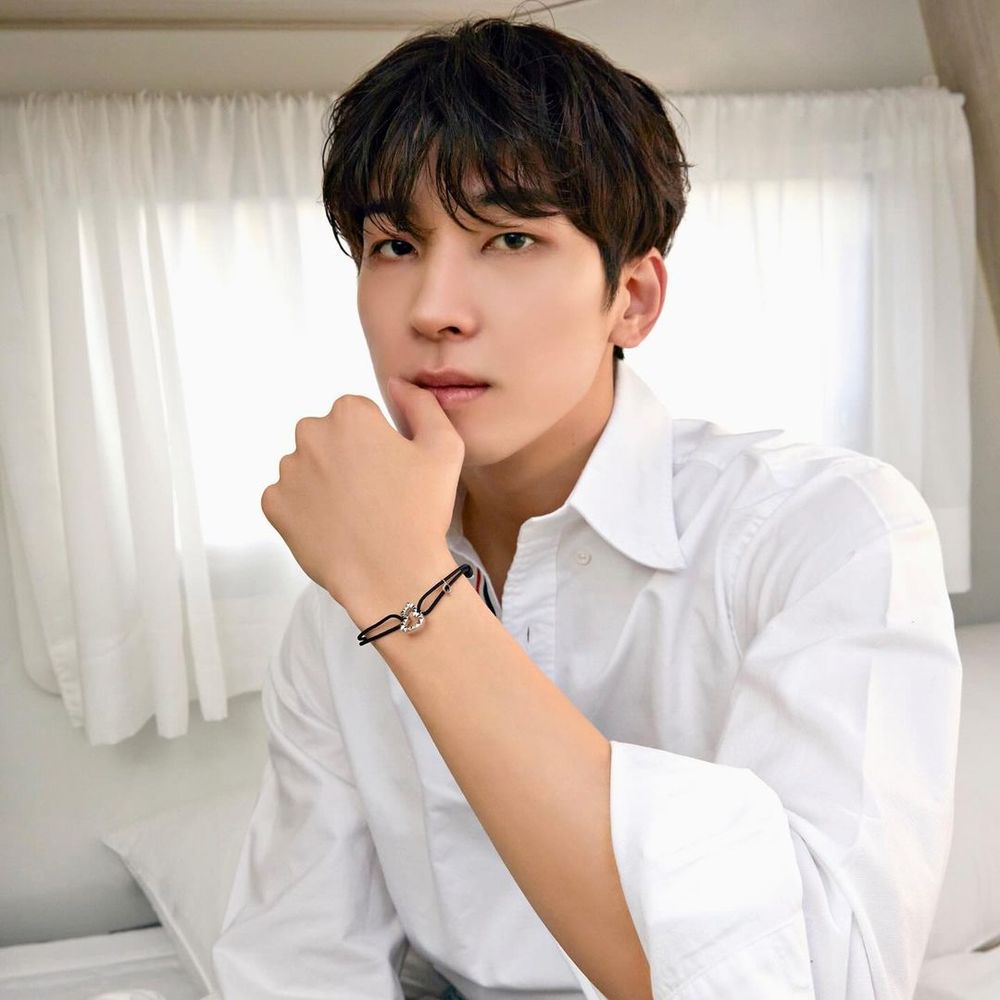 克拉的驕傲！SEVENTEEN「肩膀流氓」圓佑時尚資源超狂！這一精品也出手了？！-13