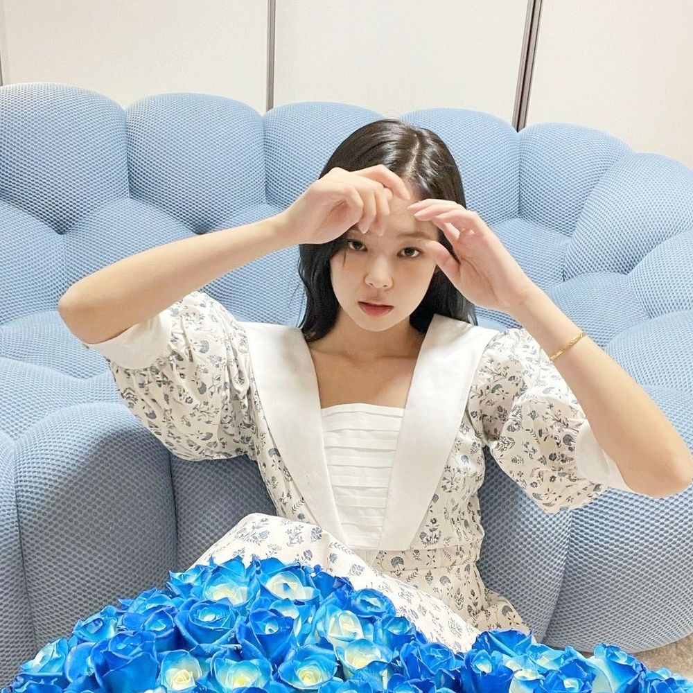 開箱Jennie的家！房間佈置根本就是美術館、超可愛「唇膏全身鏡」Rosé竟也有同款！-2