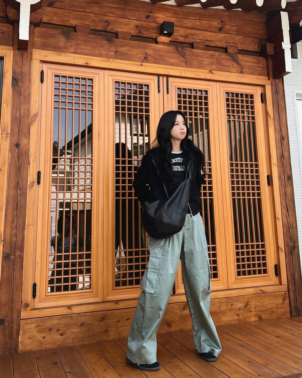 Jisoo這是怎麼了？！新發文「滿滿幼態感」十頭身不科學比例、根本只有18歲吧！-6