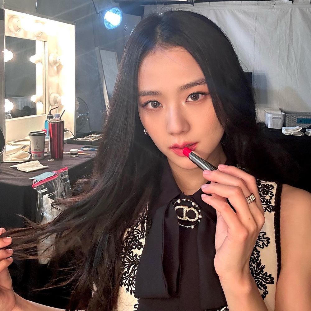 盤點撒嬌系嘟唇女愛豆！張員瑛天生自帶嬰兒奶萌感，BLACKPINK代言唇彩、竟身價破億！-4