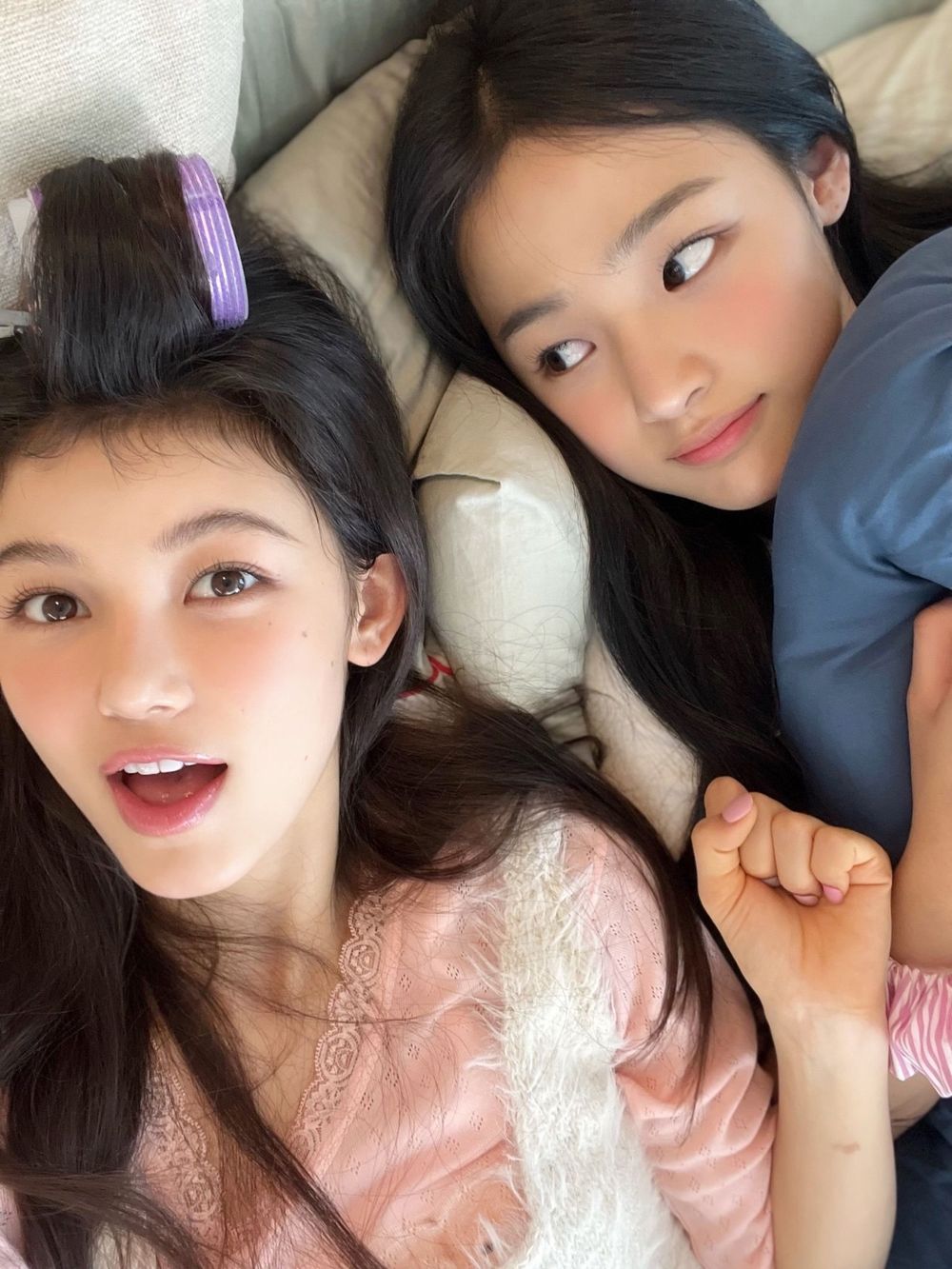 韓網熱議6對看起來像甜蜜小情侶的女團CP組合！Karina、Winter貼臉自拍封神，Sana愛突襲偷親子瑜！-4