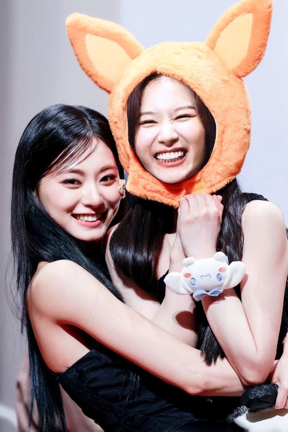 韓網熱議6對看起來像甜蜜小情侶的女團CP組合！Karina、Winter貼臉自拍封神，Sana愛突襲偷親子瑜！-6