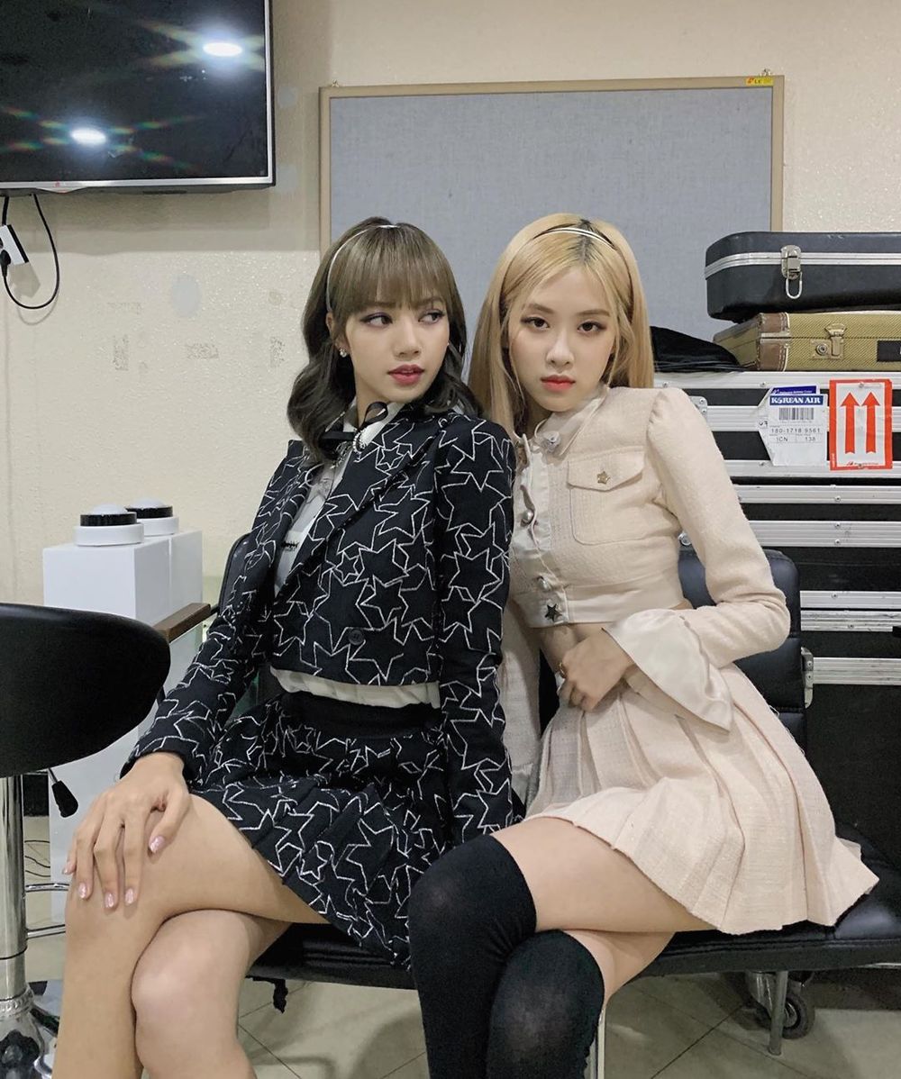 韓網熱議6對看起來像甜蜜小情侶的女團CP組合！Karina、Winter貼臉自拍封神，Sana愛突襲偷親子瑜！-8