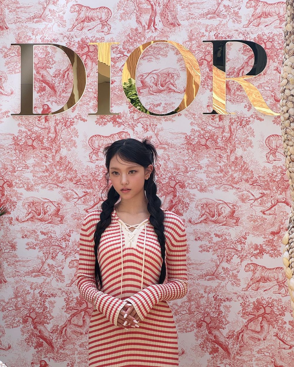 盤點迪奧欽點「人間DIOR」！TXT巴黎迪奧大秀，然竣、秀彬一下飛機立刻拍起時尚大片！-7