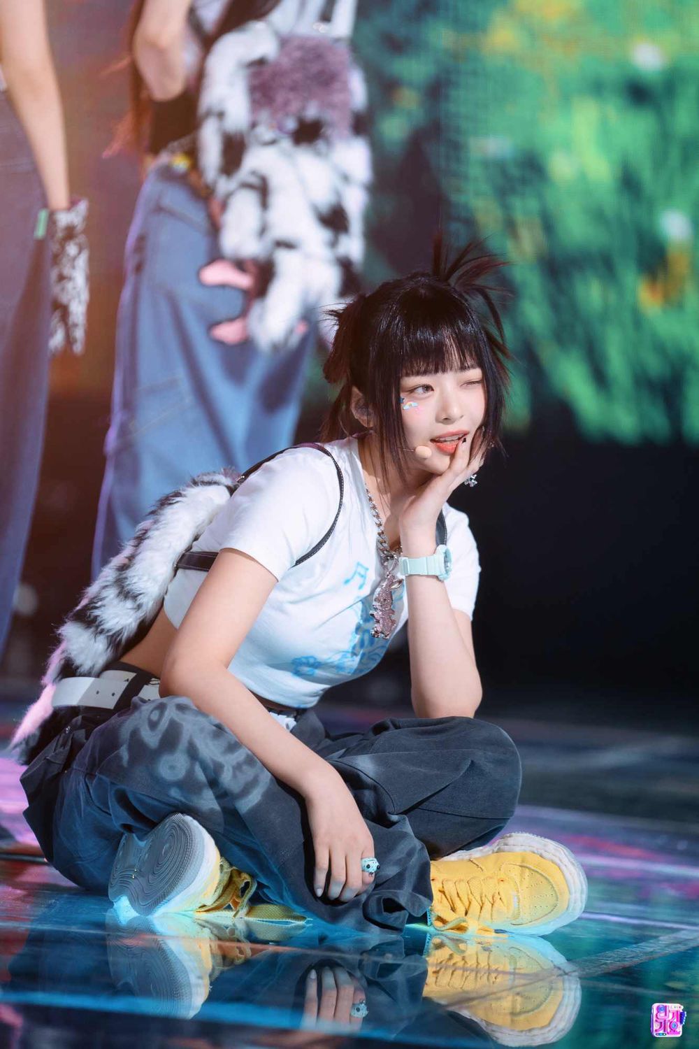 韓票選5位「表情匠人」女偶像！Karina性感小獠牙、張員瑛根本迪士尼走出來的！-4