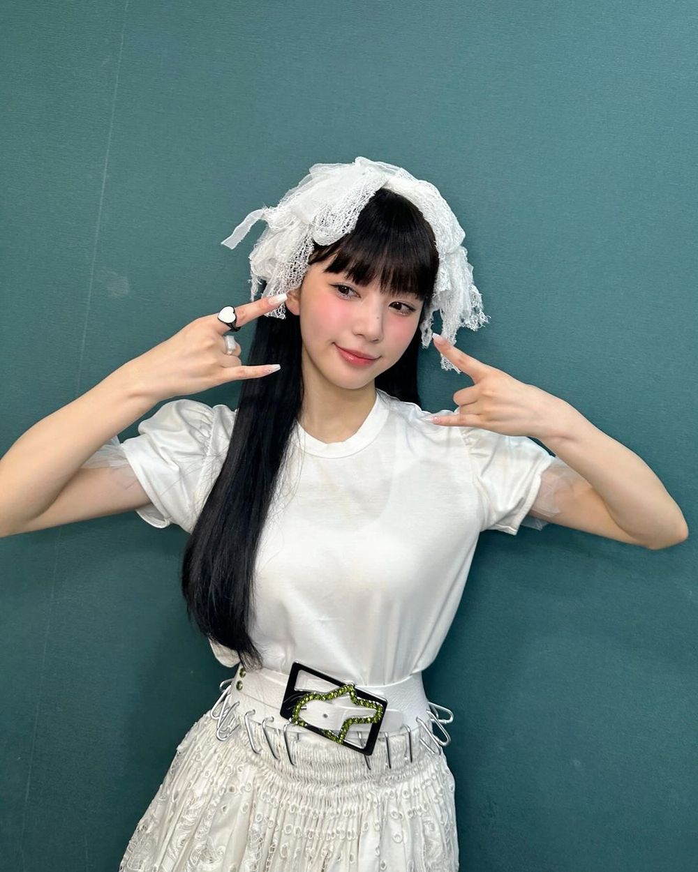 韓票選5位「表情匠人」女偶像！Karina性感小獠牙、張員瑛根本迪士尼走出來的！-11