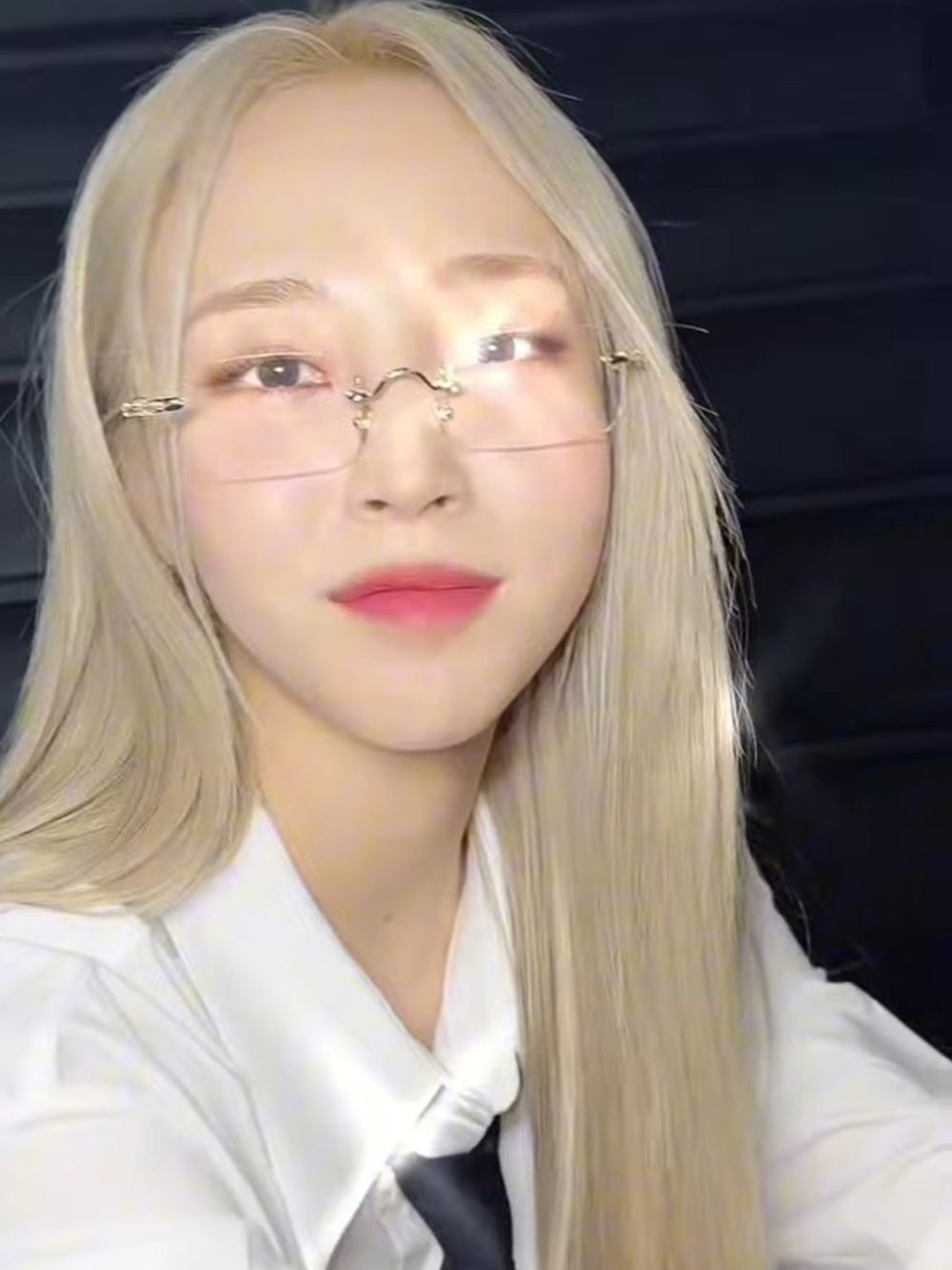 盤點最讓人印象深刻的KPOP偶像〈晚安大小姐〉挑戰！善旴、成韓彬模仿太到位，這團妝造神還原全網驚呆！-3