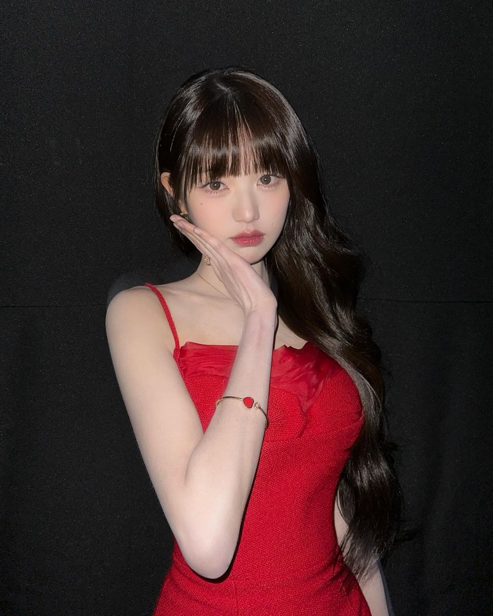 張員瑛超愛的項鍊、手環是這品牌！FRED爆款愛心項鍊、演唱會出席活動都不離身！-11