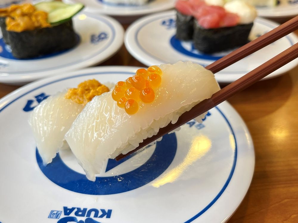 藏壽司跟角落小夥伴聯名了！萌翻美人魚白熊、海豹企鵝扭蛋必收，滿額再送超Q透明玻璃盤！-5