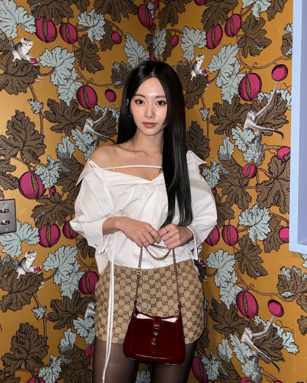 子瑜將被Gucci簽下？！活動邀約、爆款包也送上！網哭：精品代言早該是她的了！-7