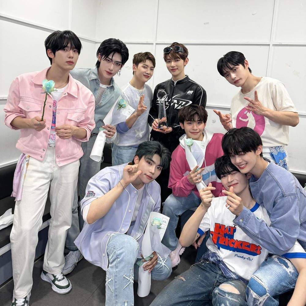 韓國團寵愛豆盤點！忙內舒華、子瑜被姊姊寵上天，BTS V「四次元個性」可愛爆擊、不能不疼！-20