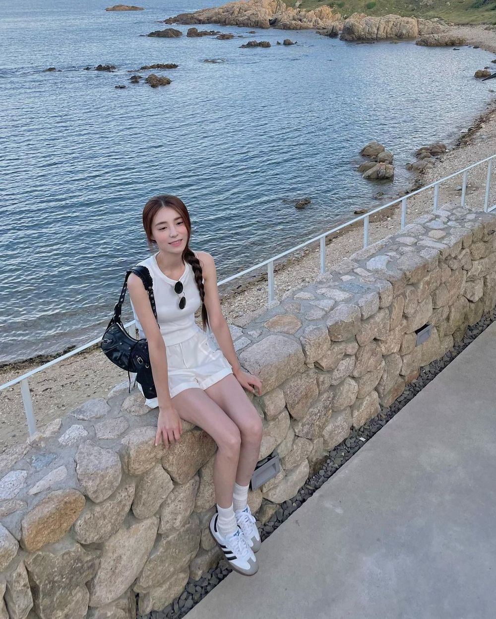 Winter、雨琦同款女主漫畫腿太誘人！韓星不說的「顯瘦增高」4個短褲穿搭秘訣！-4