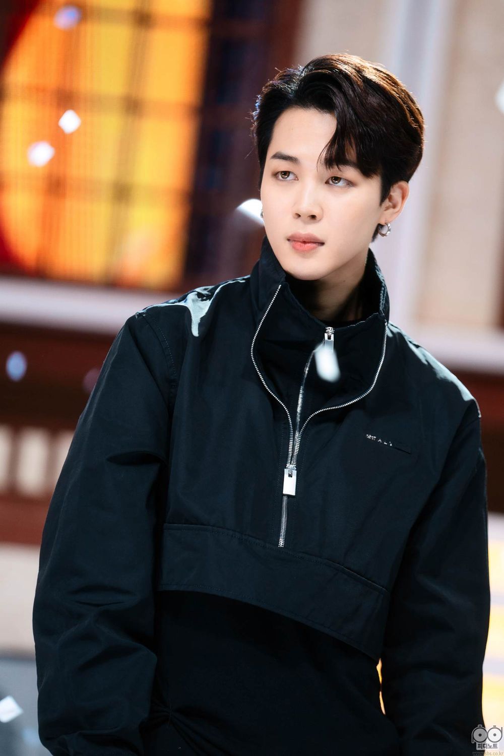 韓網評選6位音色特別的韓國男偶像！Felix「洞穴低音」一聽就上癮，然竣、Jimin柔和聲線太有魅力！-7