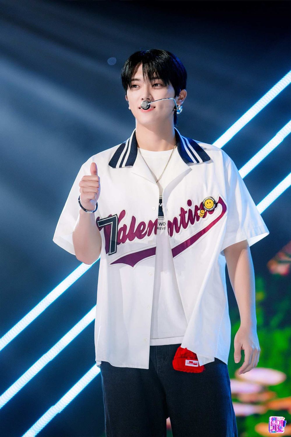 韓網評選6位音色特別的韓國男偶像！Felix「洞穴低音」一聽就上癮，然竣、Jimin柔和聲線太有魅力！-9