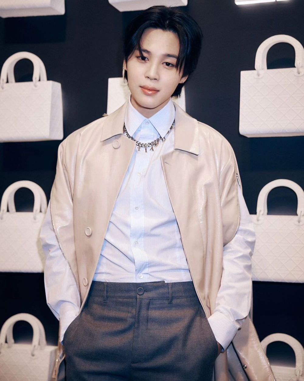 韓國7位人間Dior盤點！Jisoo、Haerin貓貓是大小公主～跪求珉奎也快被綁定！-11