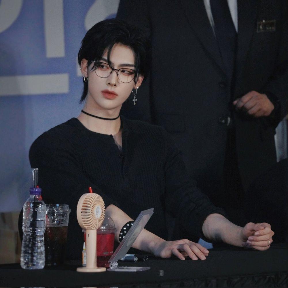 網熱議7位長得像虛擬偶像的韓團偶像！Ricky超像漫畫人物，張員瑛神還原赤木晴子，Karina精緻長相太不真實！-17