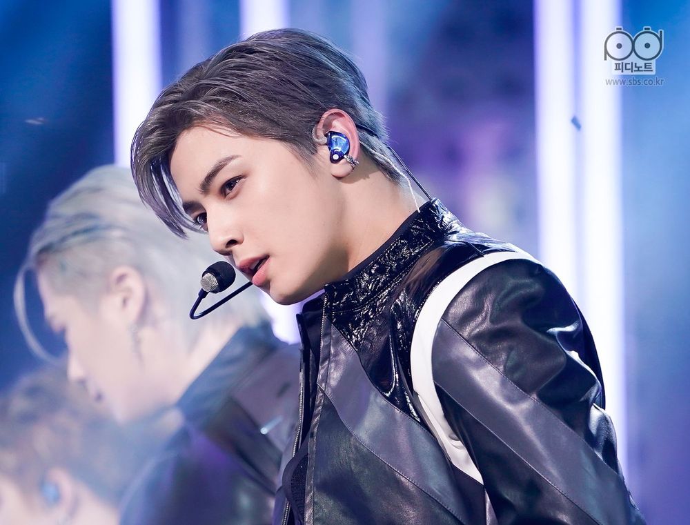 網熱議7位長得像虛擬偶像的韓團偶像！Ricky超像漫畫人物，張員瑛神還原赤木晴子，Karina精緻長相太不真實！-5