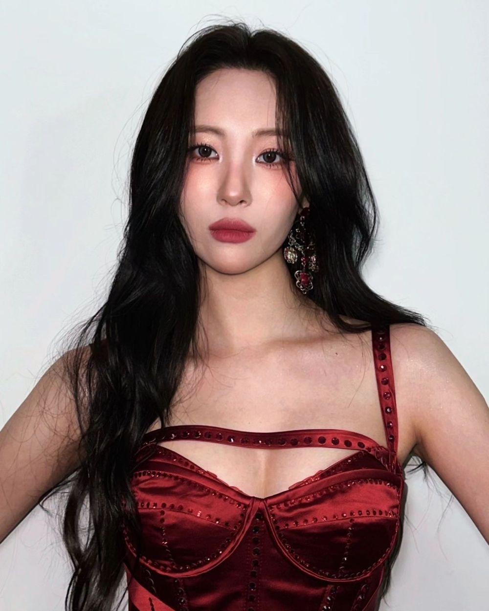 RV出發了！高雄拼盤演唱會「好身材韓星」盤點！宣美、權恩妃「性感炸彈」辣到全場震撼！-11
