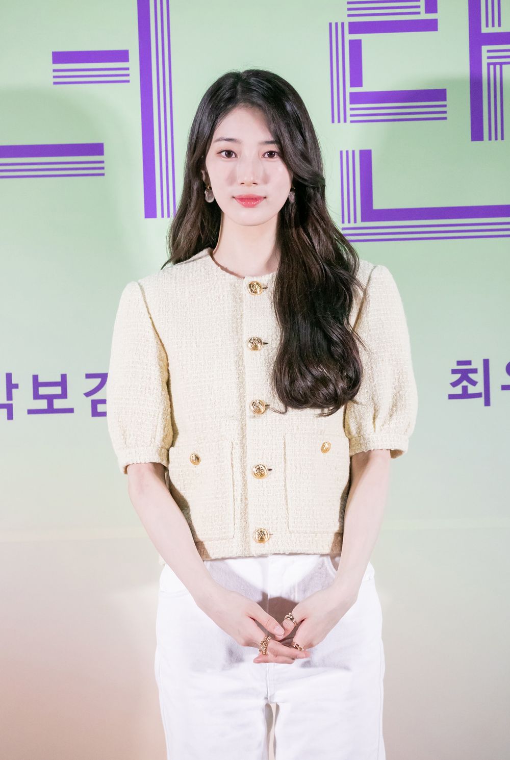 在一起了啦～朴寶劍、秀智宣傳電影「CP情侶裝」大放閃！竟連衣服品牌都要一樣！-3