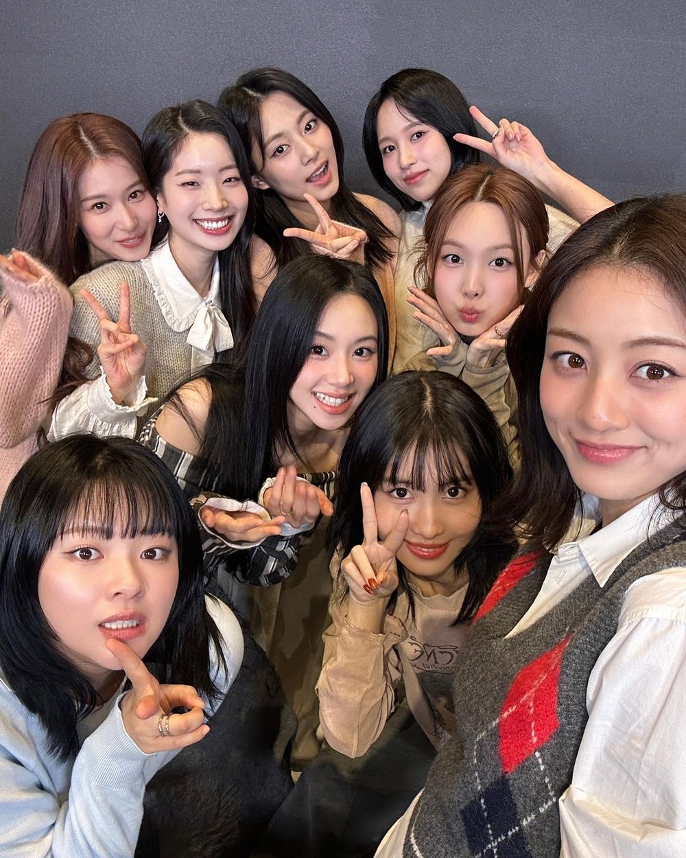 2024全球最受歡迎十大KPOP歌手團體！SEVENTEEN意外沒上榜，IU贏過Lisa，冠軍實至名歸！-11