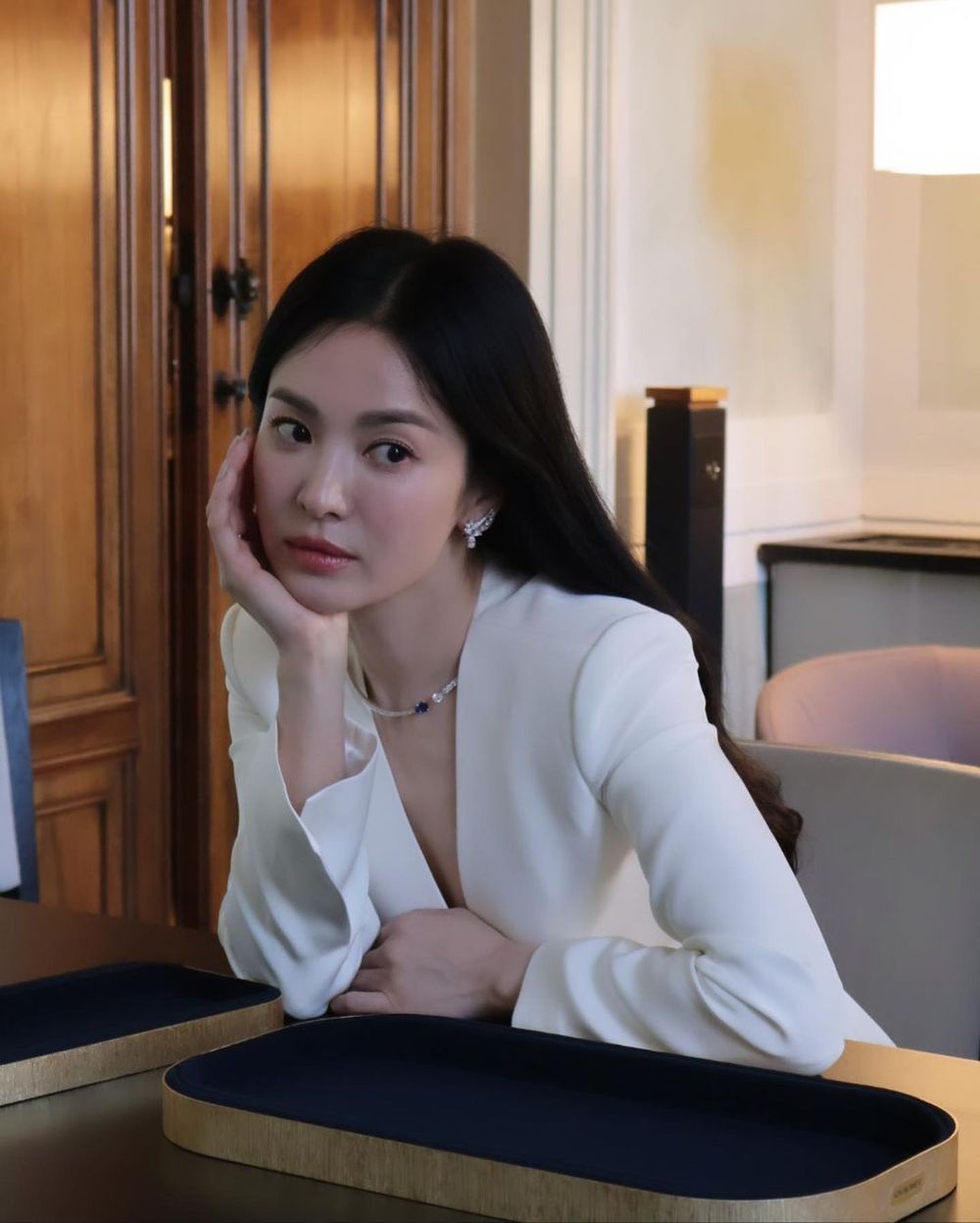 不可能42歲長這樣！宋慧喬Chaumet威尼斯活動「不科學側臉」美的雲淡風輕！-5