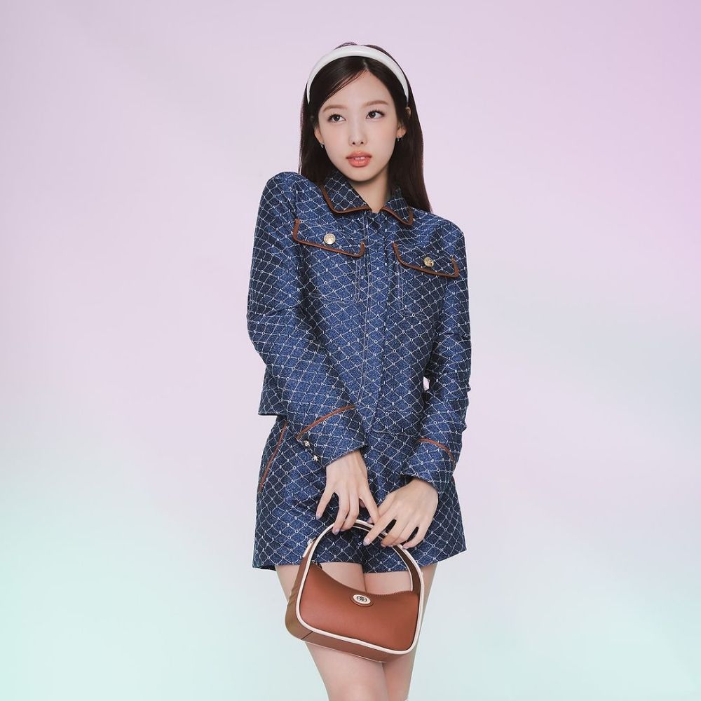 TWICE娜璉「果汁美貌+芭比腿」精品資源隊內超狂！LV、Tommy都排隊搶進駐！-14