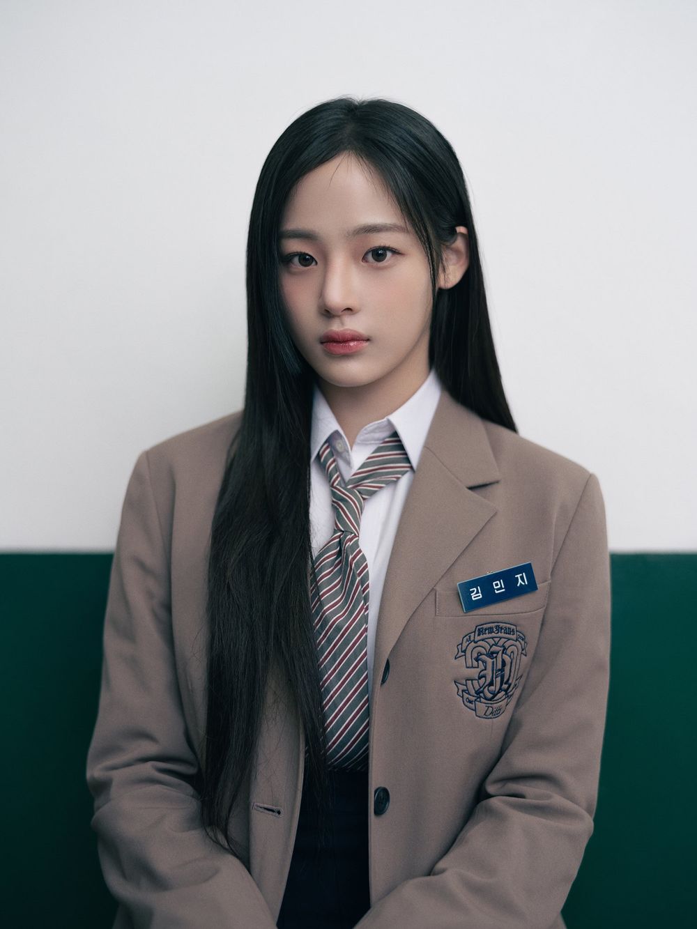 韓網熱議6位女團成員高顏值畢業照！Sullyoon、子瑜校花等級，張員瑛評價超兩極，完全沒有黑歷史的最美高中生是她！-10