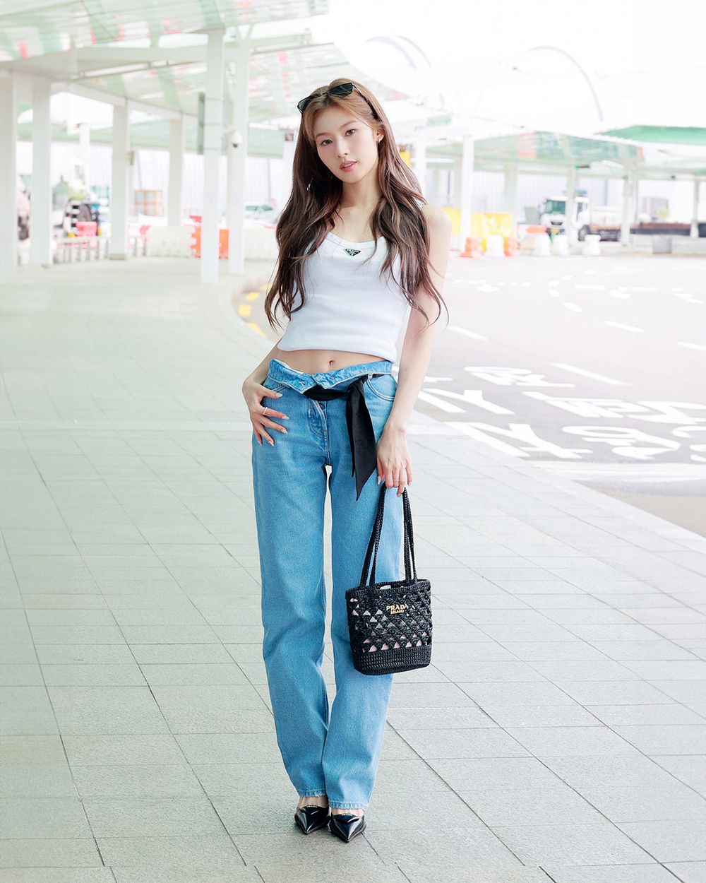 這什麼Prada神仙組合！女王Sana腰臀比誇張美！NCT在玹、邊佑錫也會去時裝周？！-6