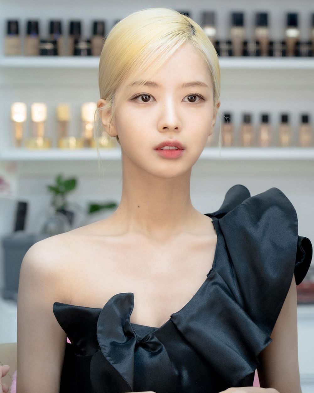 新一代帶貨女王！「畫報妖精」盧正義《名校的階梯》爆紅、廣告接到手軟，DIOR、LANCOME、DYSON都被收服！-8