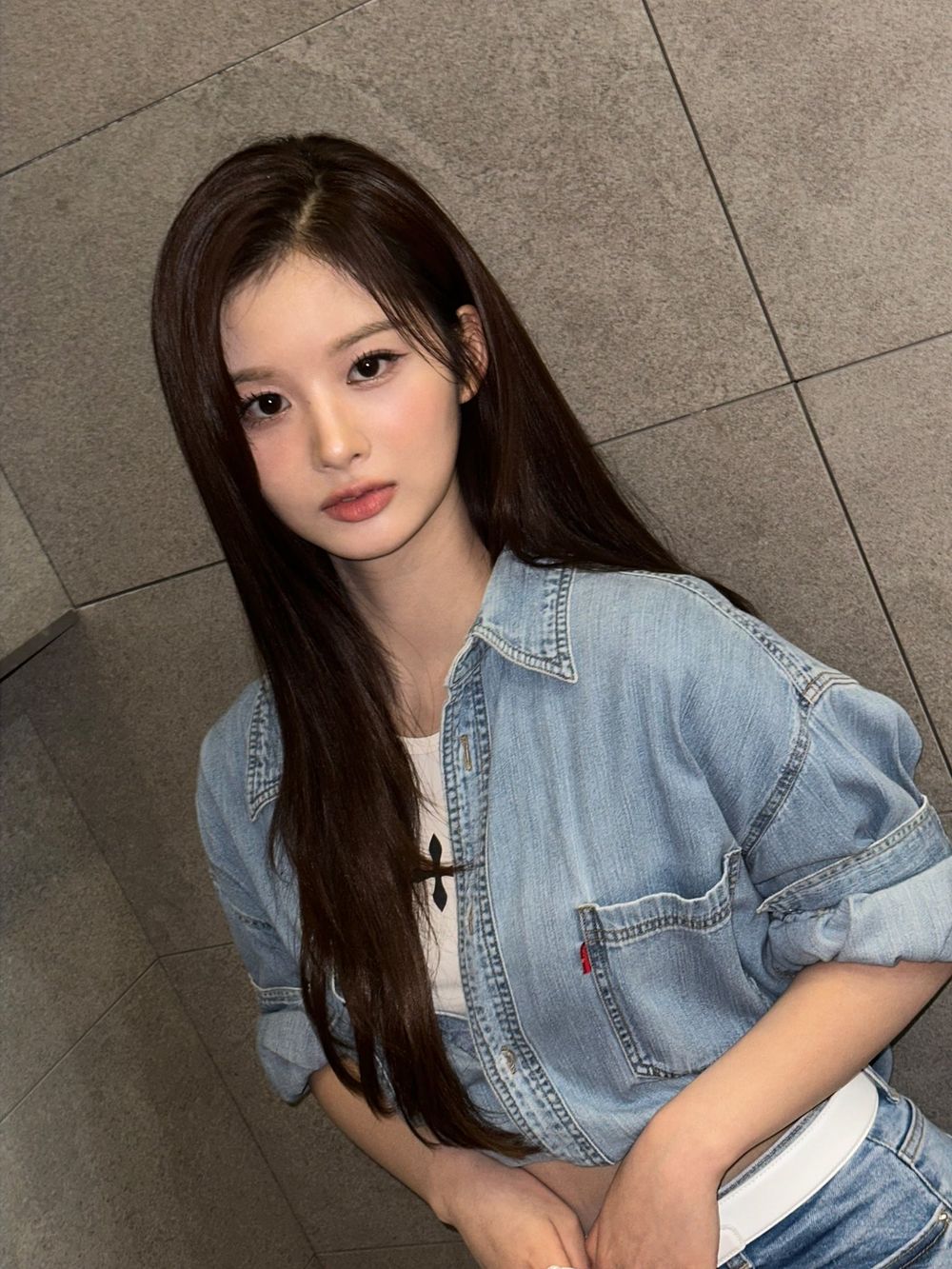 韓網友公認歷代女團成員顏值擔當！Karina、張員瑛四代神顏，三代顏值山脈Jisoo上榜，二代女團這兩位美貌無敵！-16