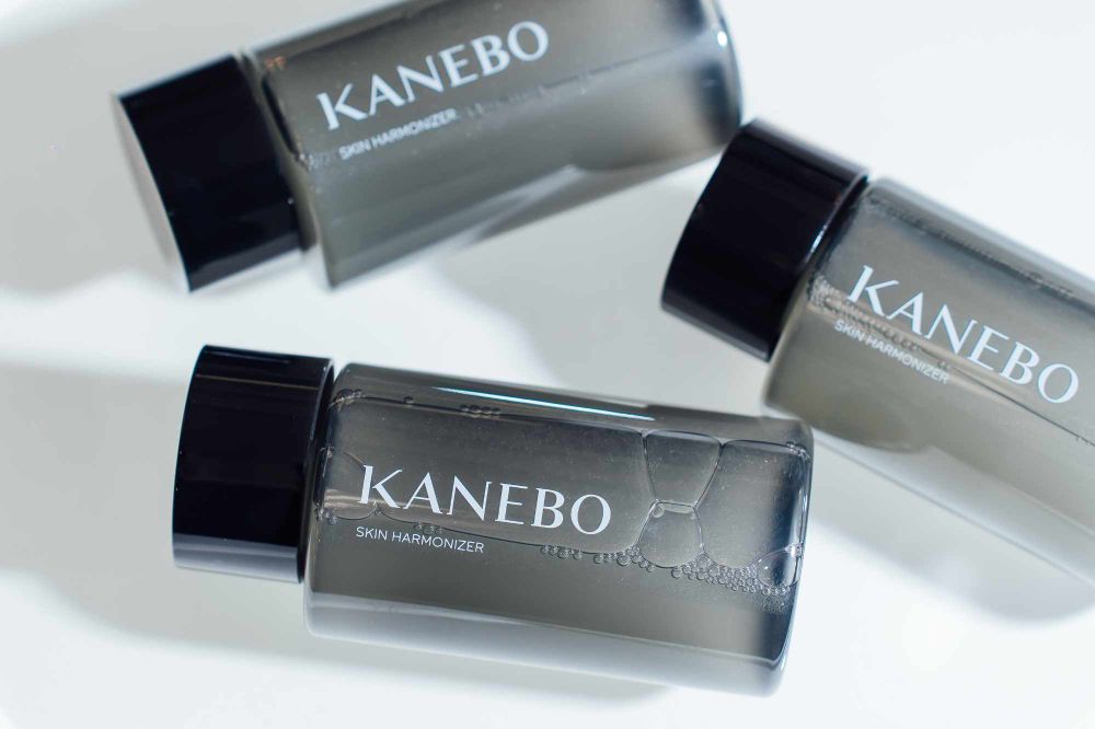 日本少女人手一瓶！佳麗寶全能「肌能水」，黃金水油比例、草本花香調，穩膚、提亮、保濕、平滑一次做到！-2