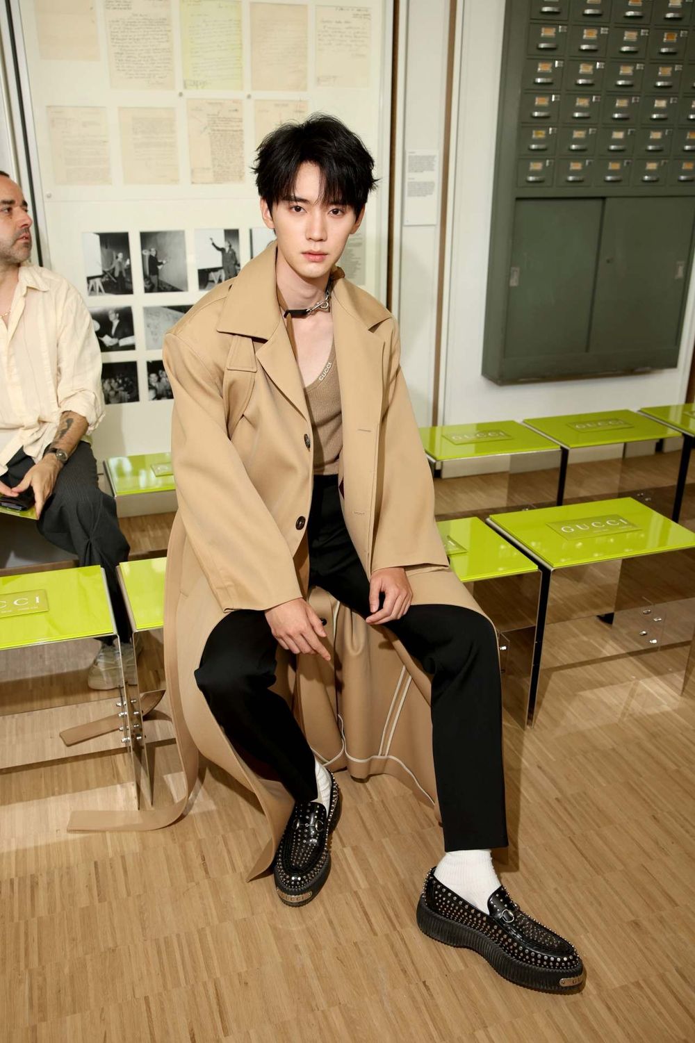 Gucci大秀「周翊然、Billkin」貴族少年小隊夢幻同框！網：這組合對眼睛很好！-6